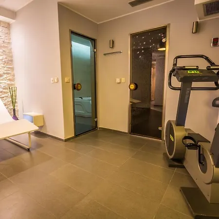 Hostgost Selected - Bams, Private Included *