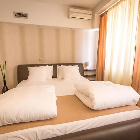 Hostgost Selected - Bams, Private Included *