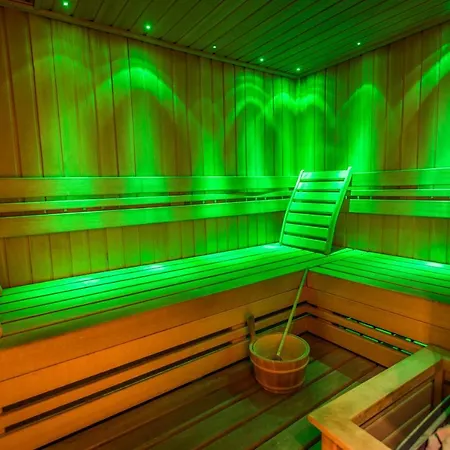 Hostgost Selected - Bams, Private Included *