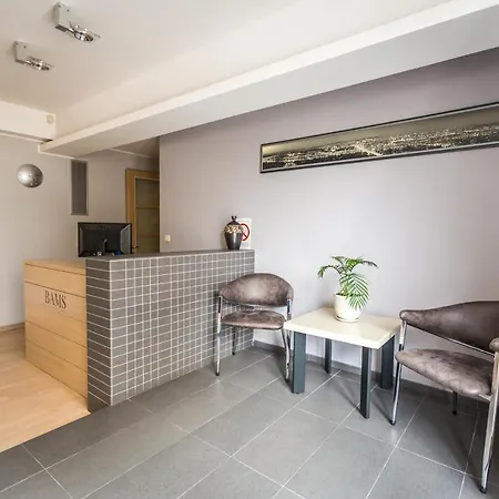 Hostgost Selected - Bams, Private Included *